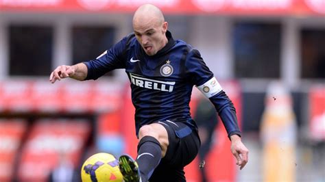 Transfer news: Esteban Cambiasso plots European stay and has offers ...