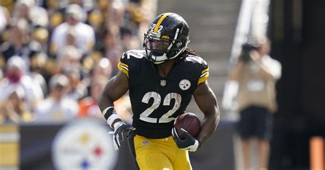 Steelers' Najee Harris' Foot Injury Reportedly 'Not Considered a Big Deal' | News, Scores ...