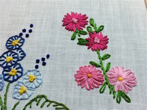 MooshieStitch: Lazy Daisy Stitch Flowers