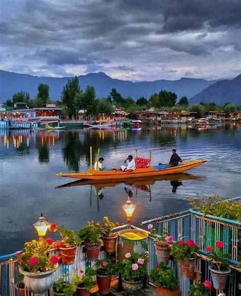 Dal Lake, Srinagar..... Kashmir,India