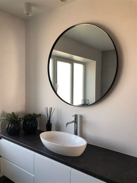 Round Mirror with Black Frame - TRADUX MIRRORS