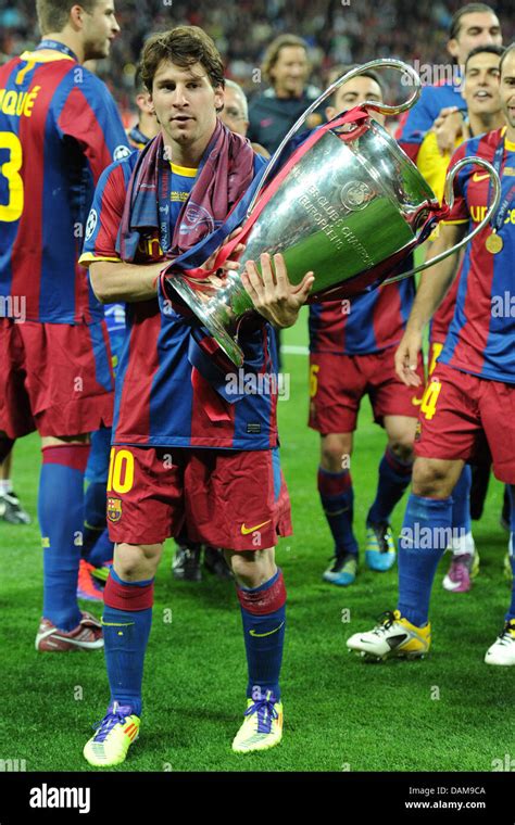 Lionel messi 2011 hi-res stock photography and images - Alamy