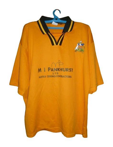 Maidstone United 2001-02 Kits