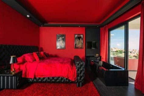 Vibrant and Bold Red Bedroom Design Inspirations | Black walls bedroom ...