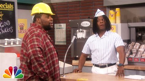 Kenan & Kel Reunite for "Good Burger" Sketch - YouTube