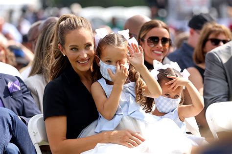 Photos: Derek Jeter, wife Hannah, daughter at HOF induction