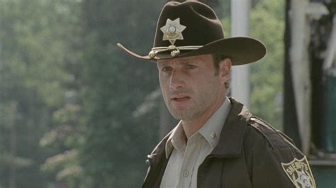 'The Walking Dead': Rick Just Took On His Season 1 Look