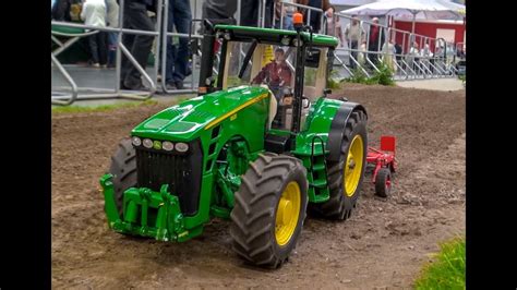 RC custom built 1:8 John Deere Tractor @ work on a field! - YouTube