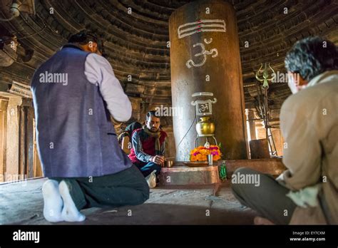 Temple rituals india hi-res stock photography and images - Alamy