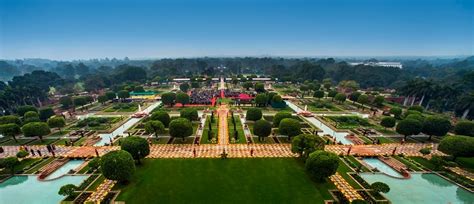 Mughal Gardens of Rashtrapati Bhavan: The State Garden in Public ...