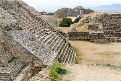 Most Amazing Aztec Pyramids near Mexico City & Cancun, Mexico