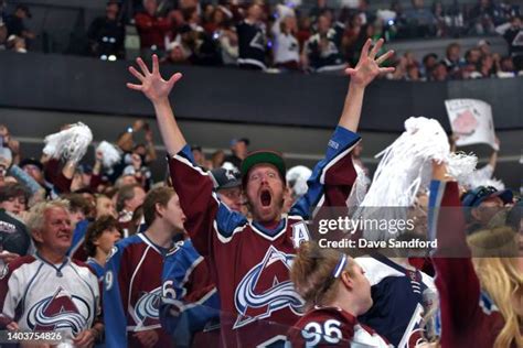 Colorado Avalanche Fan Photos and Premium High Res Pictures - Getty Images