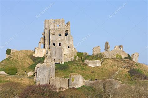 Corfe Castle, in Swanage, Dorset, Southern England — Stock Photo ...