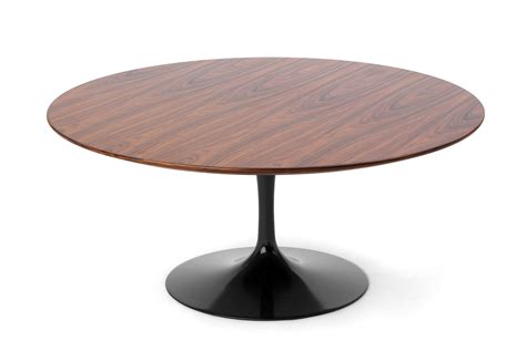 Saarinen Tulip dining table by Knoll | STYLEPARK