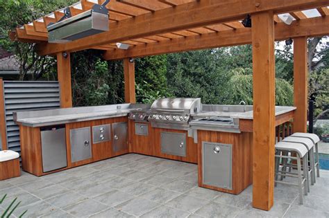 These DIY Outdoor Kitchen Plans Turn Your Backyard Into Entertainment Zone - SEEK DIY