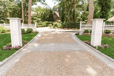 20 Driveway Landscape Designs | The Patio Company