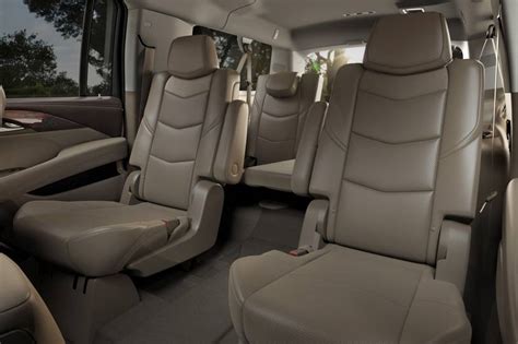 2020 Cadillac Escalade ESV Pictures - 91 Photos | Edmunds