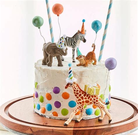 Cute and creative cake decorations animals for your kid's birthday cake