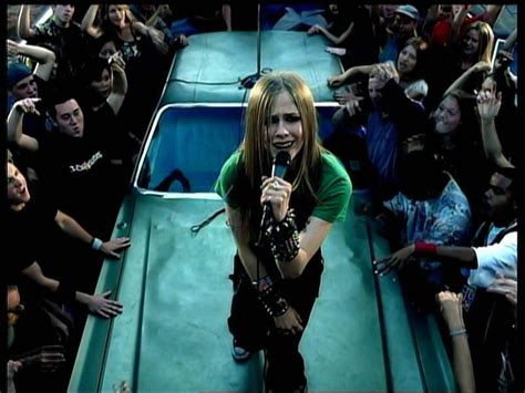 Avril Lavigne-'Sk8er Boi' MV screencaps [HQ] - Music Image (19784005) - Fanpop