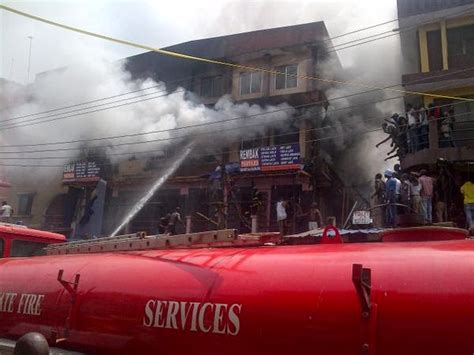 PHOTOS: Another Fire Outbreak Occurs In Lagos Island - 9JAFANTASTIC