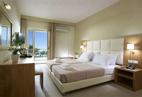 Malia Bay Beach Hotel and Bungalows – Discover the different Malia