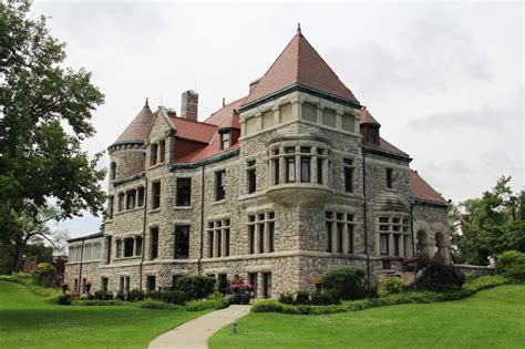 Tippecanoe Place: Dine in a Stately Old Mansion - Midwest Wanderer