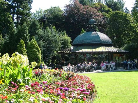 No smoking signs go up in Harrogate, Ripon and Knaresborough Parks ...