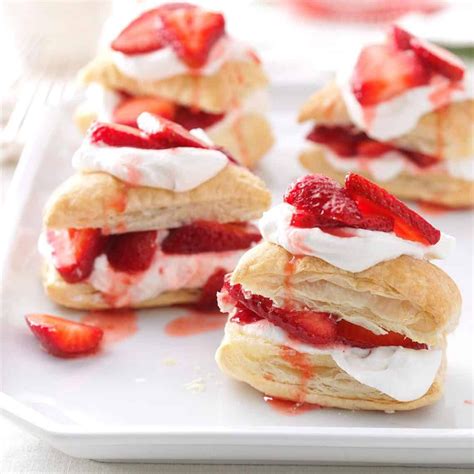 PUFF PASTRY WITH STRAWBERRIES | Puff pastry desserts, Puff pastry recipes, Desserts