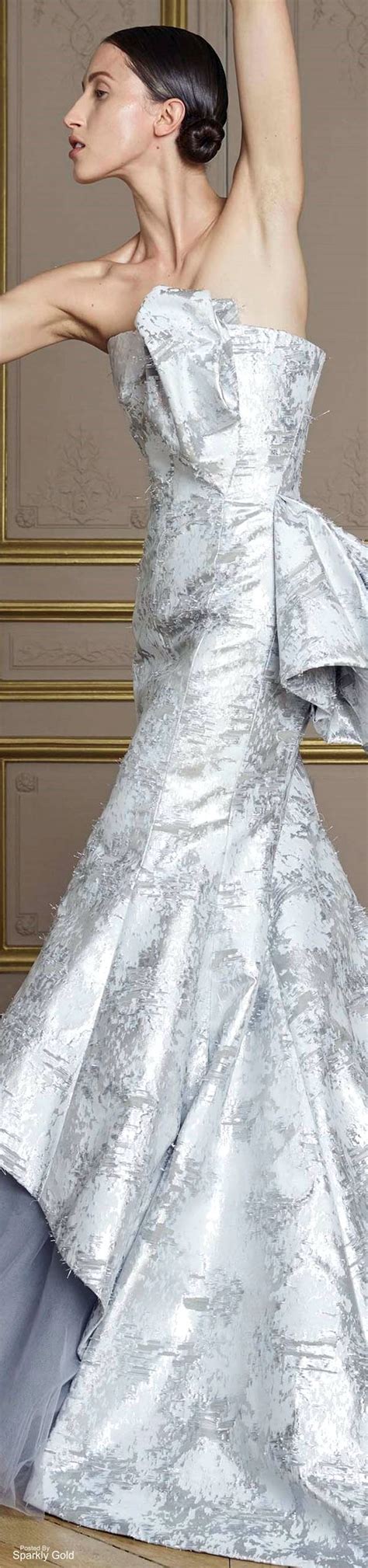 Giles Deacon Fall 2016 Couture | Fall fashion 2016, Beautiful gowns, Gowns