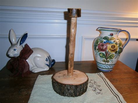 RUSTIC PAPER TOWEL HOLDER