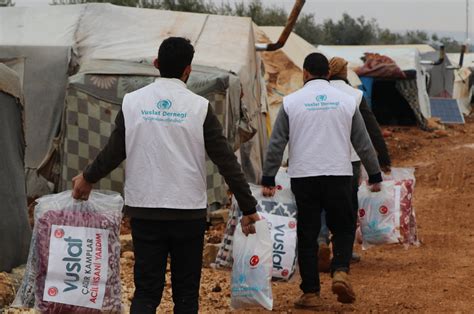 Turkish charity delivers urgent aid to Syrians amid harsh winter ...