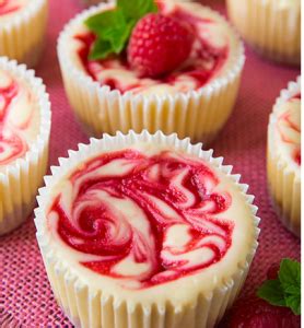 Amazing Raspberry Swirl Cheesecake Cupcakes