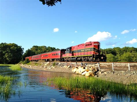 3 Incredible Scenic Train Rides In Massachusetts