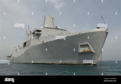 Kuwait naval base hi-res stock photography and images - Alamy