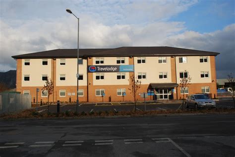 Travelodge Porthmadog © Alan Fryer cc-by-sa/2.0 :: Geograph Britain and Ireland