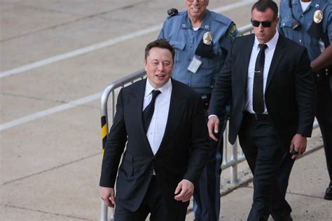 Twitter-Musk takeover dispute heading for Delaware trial - WHYY