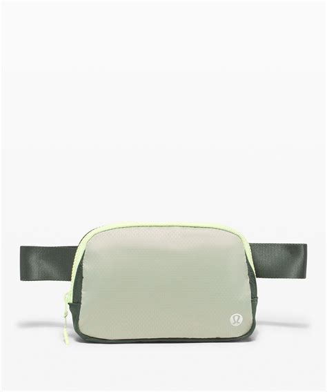 lululemon everywhere belt bag dupe canada