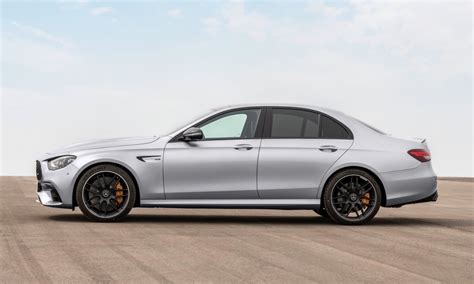 Mercedes-AMG E63S facelift debuts with new appearance and tech.