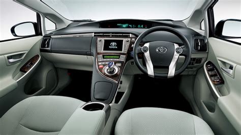 Image: 2014 Toyota Prius Plug-In Hybrid interior (Japanese version ...