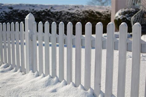 Help Your Fence Survive a Heavy Snowfall | Fence Masters | Fence Repair Service Crete