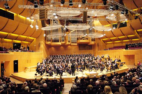 Celibidache conducts Schubert's 'Unfinished' Symphony: Munich ...