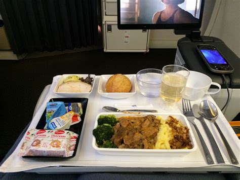 Flight Review: Singapore Airlines Premium Economy Class Boeing 777 ...