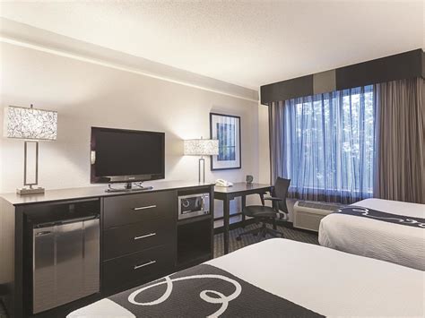 Utica Hotel Coupons for Utica, Michigan - FreeHotelCoupons.com