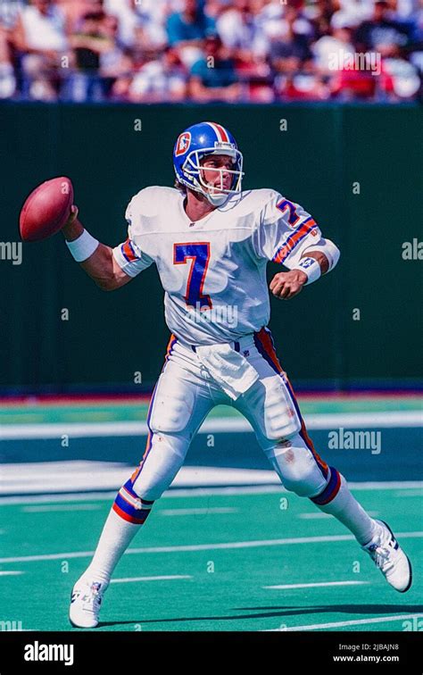 John Elway, Denver Broncos quarterback in 1993 Stock Photo - Alamy