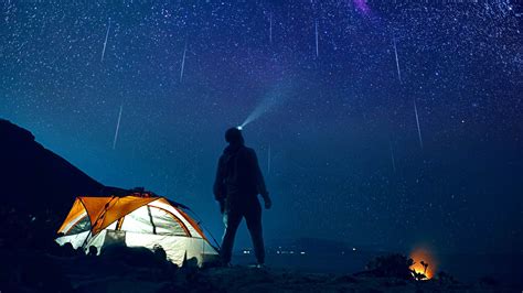 7 Fakta Hujan Meteor Geminid yang akan Muncul Malam Hari Ini