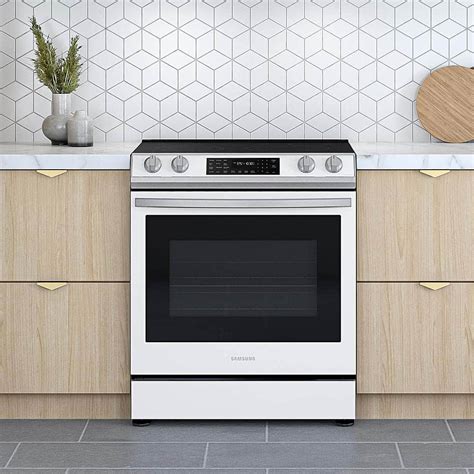 Samsung BESPOKE 6.3 cu. ft. Smart Rapid Heat Induction Slide-in Range ...