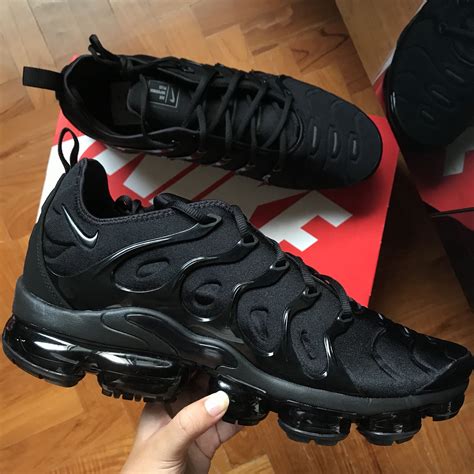 Nike Air VaporMax Plus “Returned Air” Triple Black Shoe, Men's Fashion, Footwear on Carousell