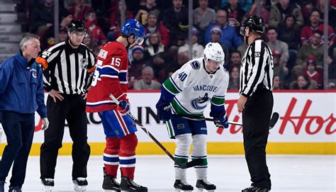 Elias Pettersson: Canucks rookie leaves ice after ugly-looking injury