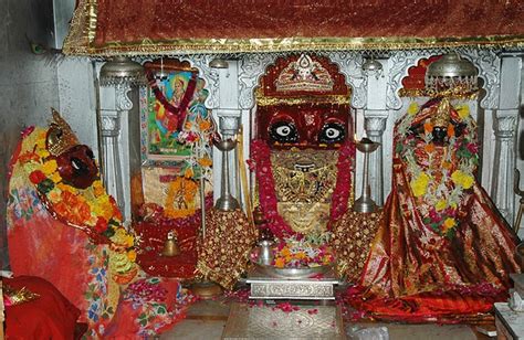 Mahakali Temple Pavagadh in Gujarat - History Photos of Kali Mandir ...