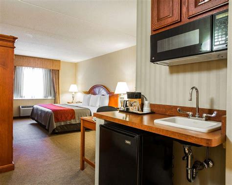 Comfort Inn & Suites Hawthorne, NY - See Discounts